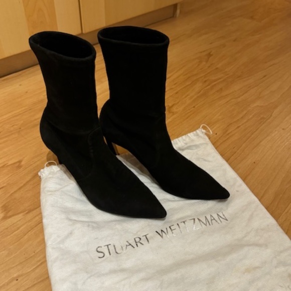 Stuart Weitzman - Picture 1 of 7